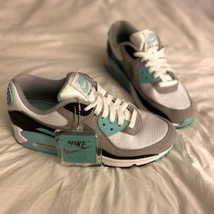 Women’s Nike Air Max 90 7.5